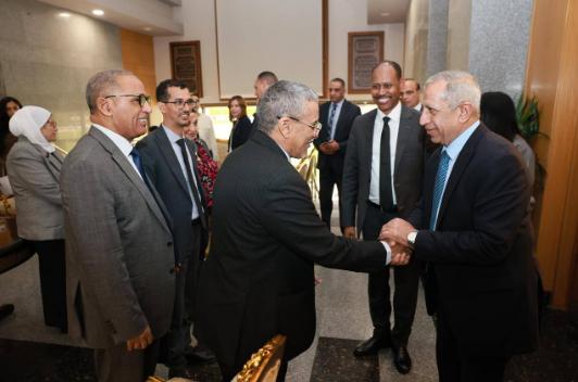 Une délégation du ministère de l'Enseignement supérieur et de la Recherche scientifique rencontre le président de l'Académie arabe des sciences, des technologies et du transport maritime. - Image 1